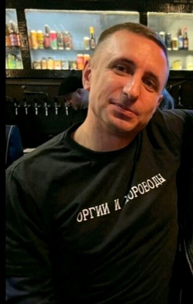  ,   Oleg, 44 ,   ,   