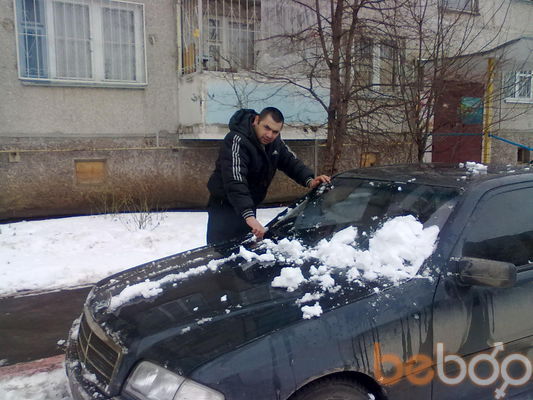 ,   Artur, 49 ,  