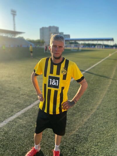  ,   Vlad, 32 ,   