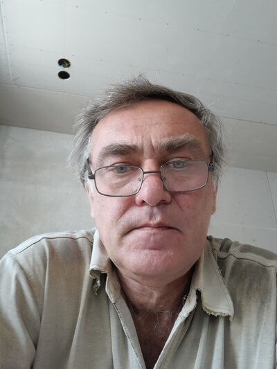  ,   Oleg, 52 ,   ,   
