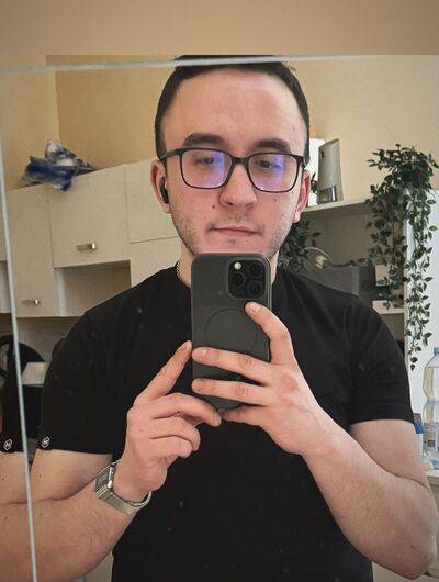  ,   Sasha, 24 ,   ,   