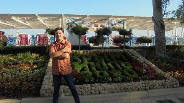 ,   Alex, 40 ,   ,   , c 
