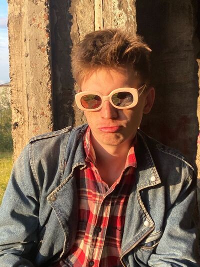  ,   Artem, 21 ,   ,   , c , 