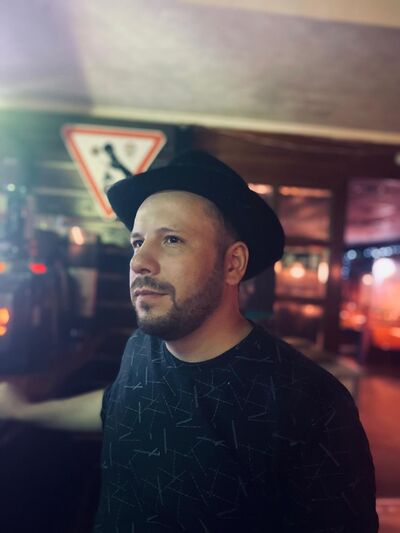  --,   Vladimir, 35 ,   ,   