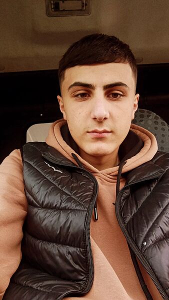  ,   Yuro, 21 ,   ,   