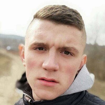  ,   Maxim, 24 ,   ,   , c 