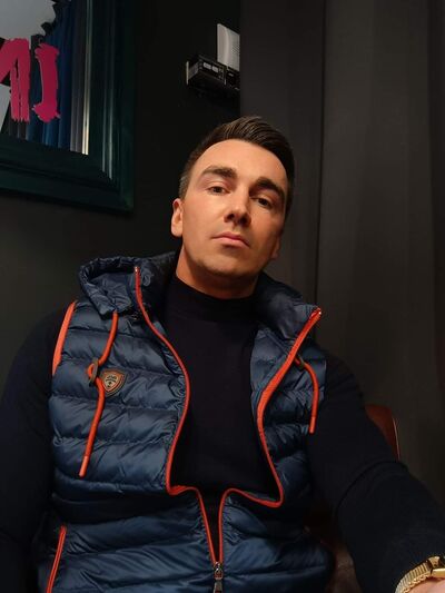  ,   Andrejs, 38 ,  