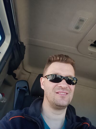  ,   Aleks, 44 ,   ,   