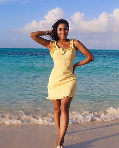  Little America,   Rita jelus, 33 ,   ,   