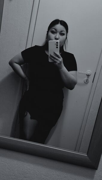  ,   Dana, 33 ,   ,   