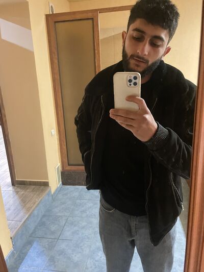  ,   Hovo, 24 ,   ,   