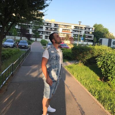  ,   Artur, 33 ,   ,   , c , 