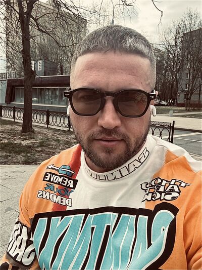  ,   Dmitrii, 35 ,   c 