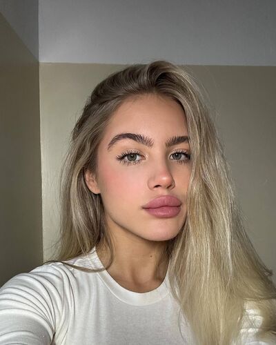  ,   Anastasia, 29 ,   ,   