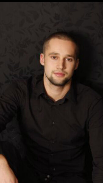  ,   Vlad, 37 ,   