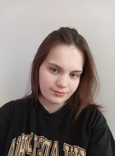  ,   Violetta, 25 ,   