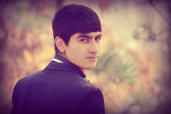  ,   AmiR, 33 ,   