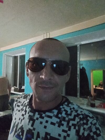  ,   Denni, 42 ,   ,   , c 