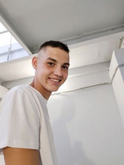  ,   Vlad, 21 ,   ,   