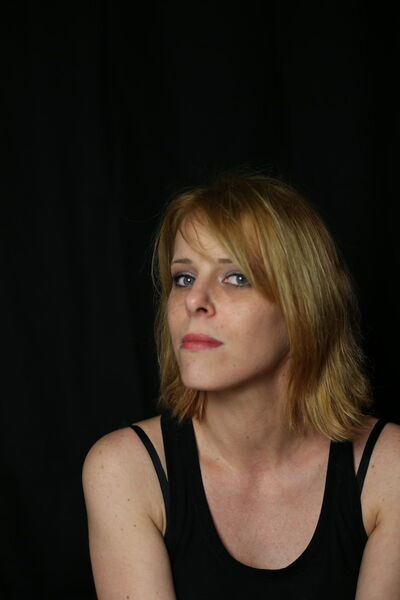  ,   Amber, 42 ,     , c 