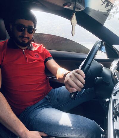  ,   Armen, 33 ,   ,   