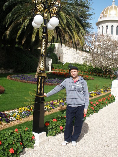 ,   Alex, 50 ,  