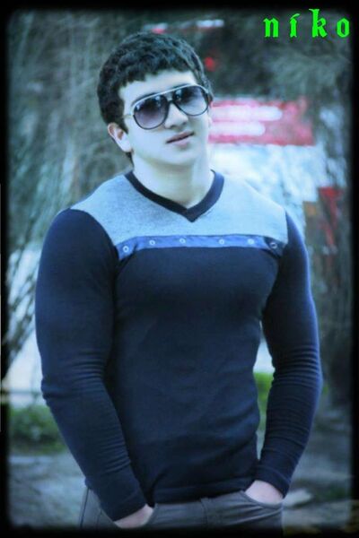  ,   Niko, 32 ,   