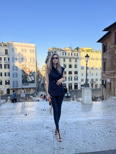  ,   Julia, 36 ,  