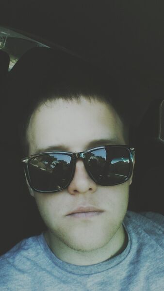  ,   Artem, 32 ,   