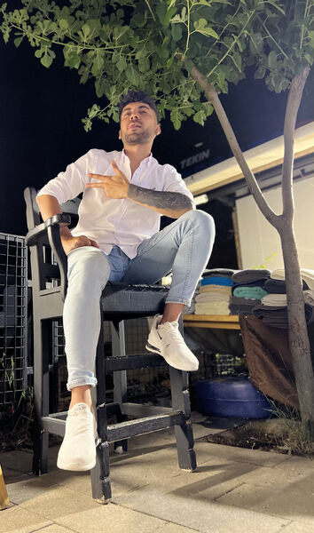  ,   Cihan, 29 ,   ,   