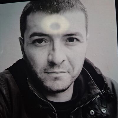  Frankfurt am Main,   Yevhen, 40 ,   ,   