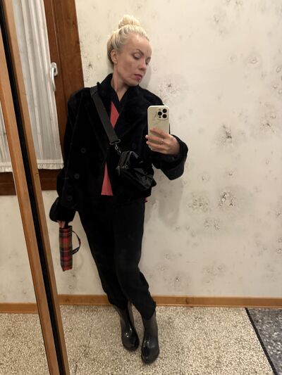  ,   Elena, 37 ,   ,   , c , 