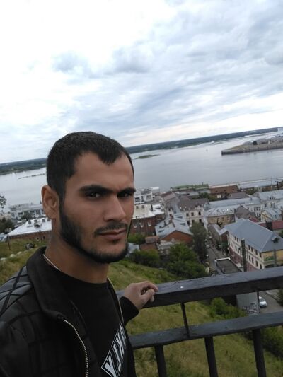  ,   Artur, 32 ,   