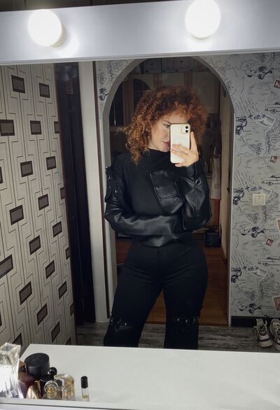  ,   Ionela, 22 ,   , 