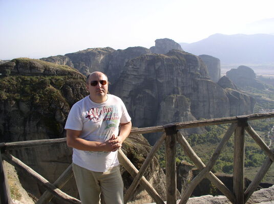  ,   Grek, 49 ,   