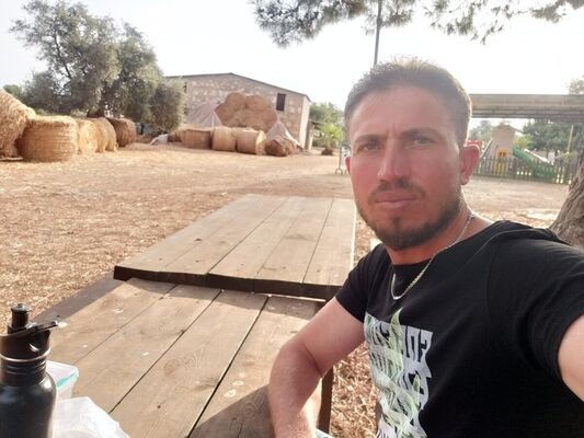  ,   Mustafa, 32 ,   ,   , c 