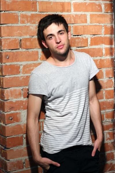  ,   Max, 37 ,   