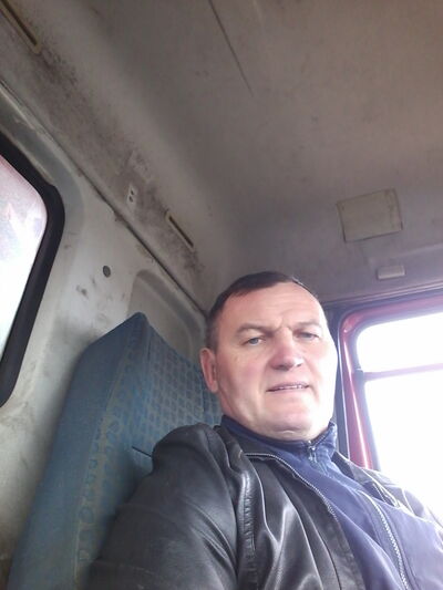  ,   Nik, 58 ,   