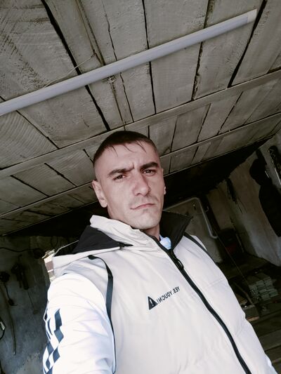  -,   Alexander, 32 ,     , c 