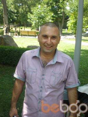  ,   Artur, 42 ,  