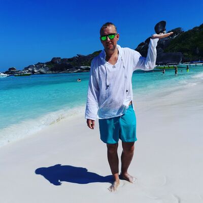  ,   Viktor, 38 ,   ,   