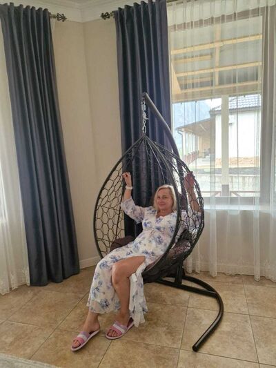  ,   Mila, 48 ,   ,   