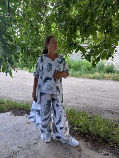  ,   Elena, 57 ,   c 