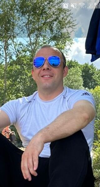  ,   Viktor, 38 ,   c 