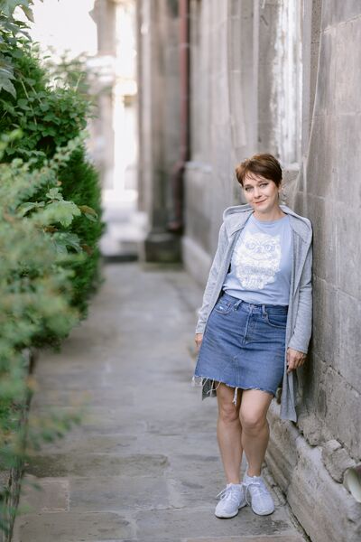  ,   Alexandra, 52 ,   c 
