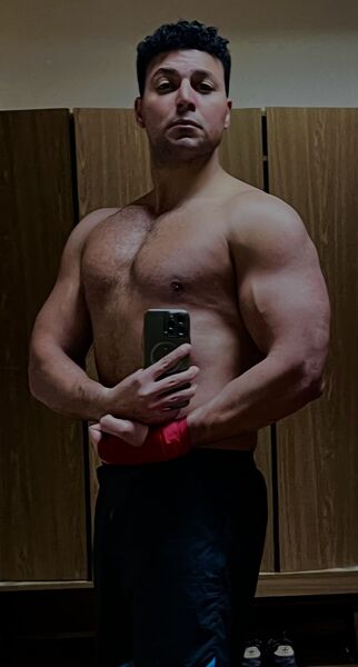  ,   Johnny, 29 ,   ,   