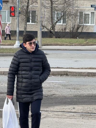  -,   Ali, 27 ,   ,   