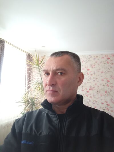  ,   Nik, 48 ,   ,   