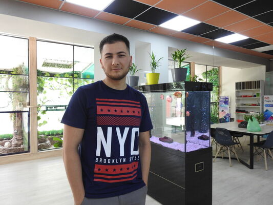  ,   Komron, 32 ,   ,   , c , 