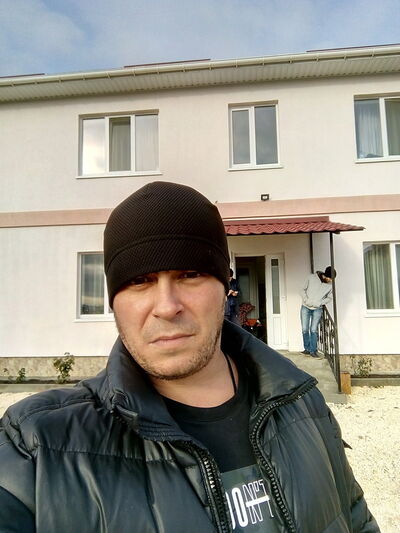  ,   Artem, 38 ,   
